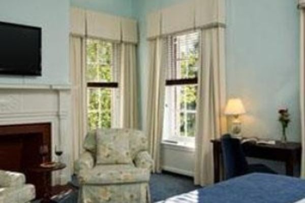 THE COOPER INN (Cooperstown)